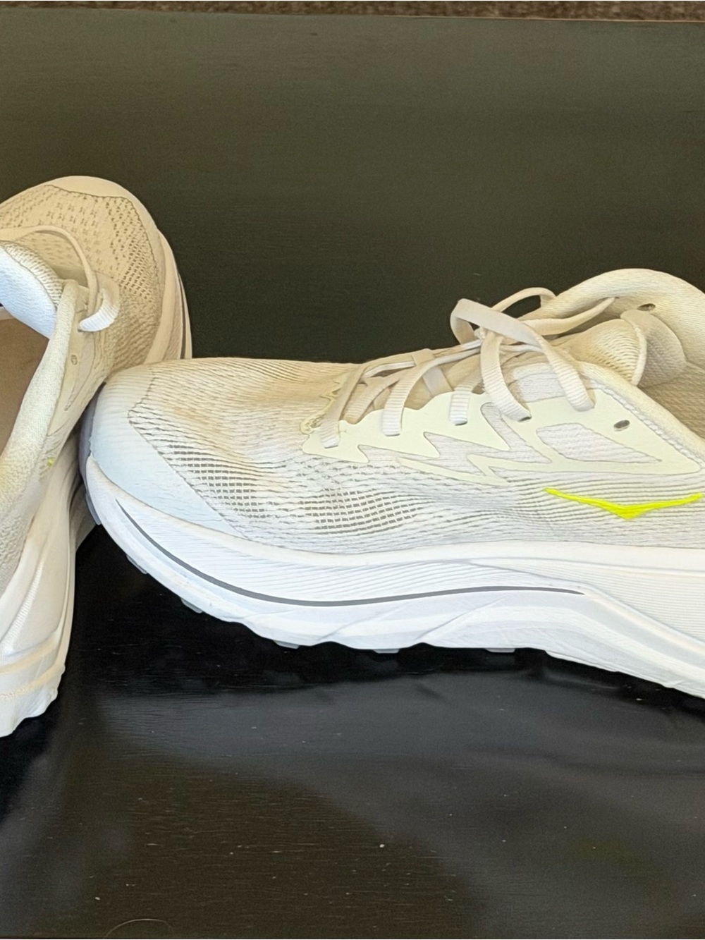 Hoka one one size 7.5 Challenger 8
